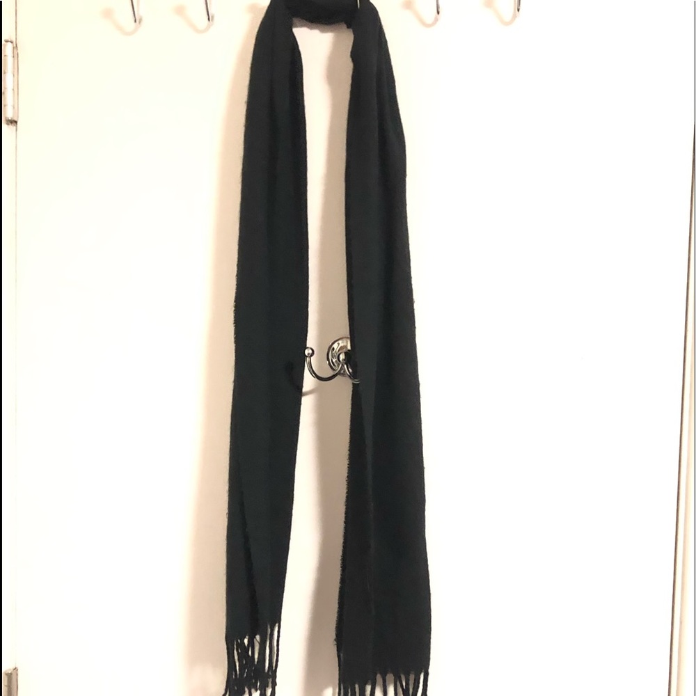 Black Scarf